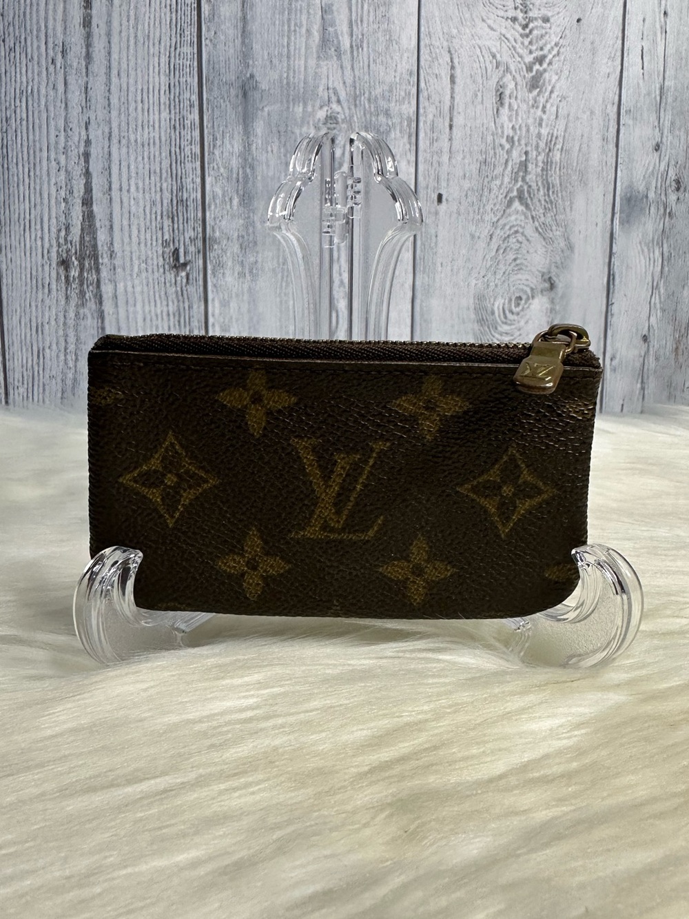 LOUIS VUITTON key pouch card holder in monogram